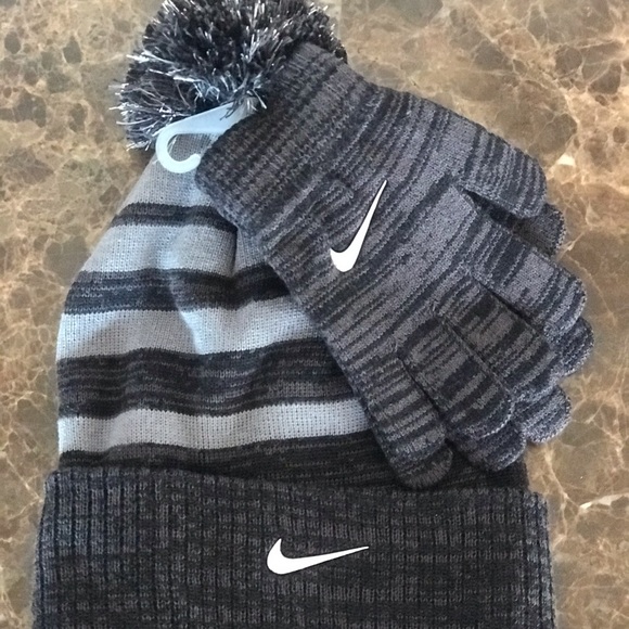 Nike Other - Nike Beanie & Gloves NWT